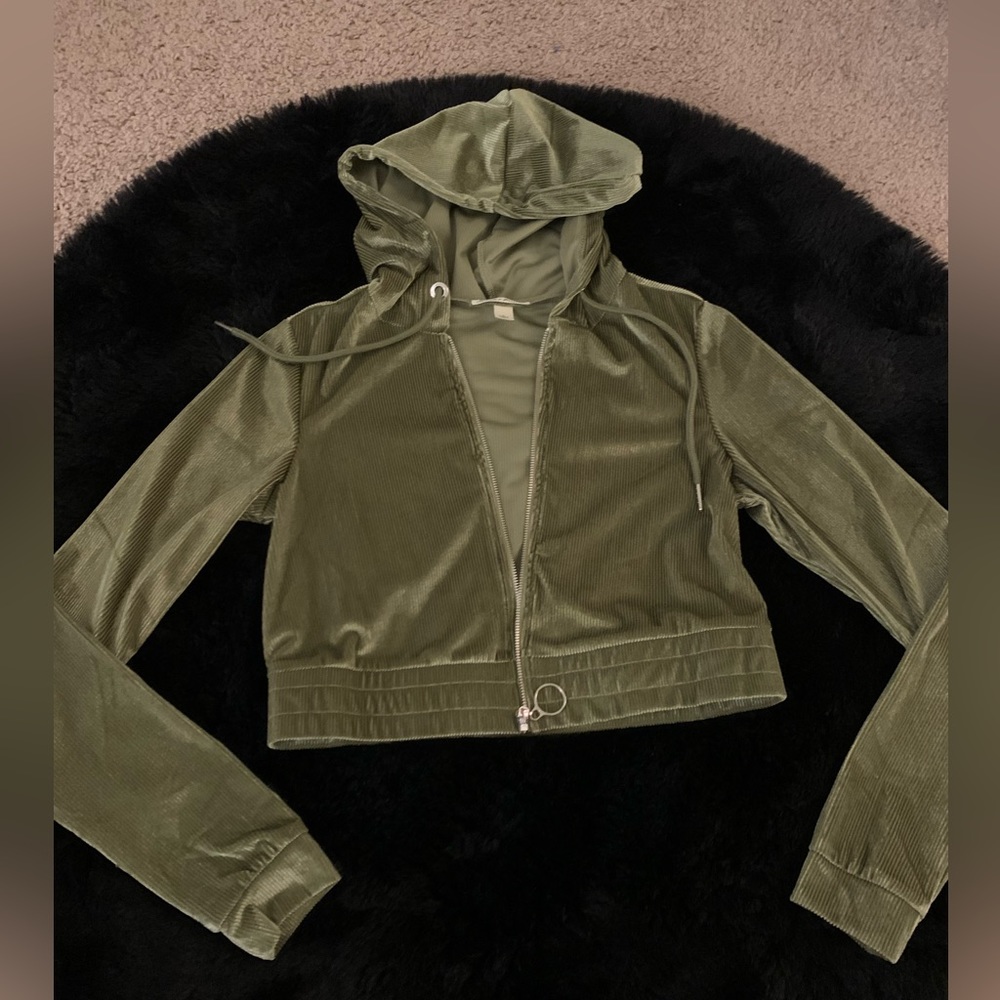 Olive green jacket. Size : small. Never worn.